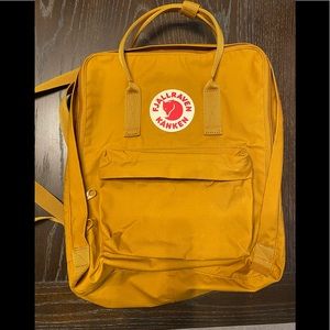 Fjallraven Kanken backpack Acorn